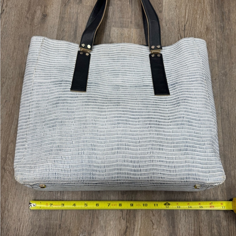 Pour La Victoire Tote Bag | White & Blue - Picture 2 of 2